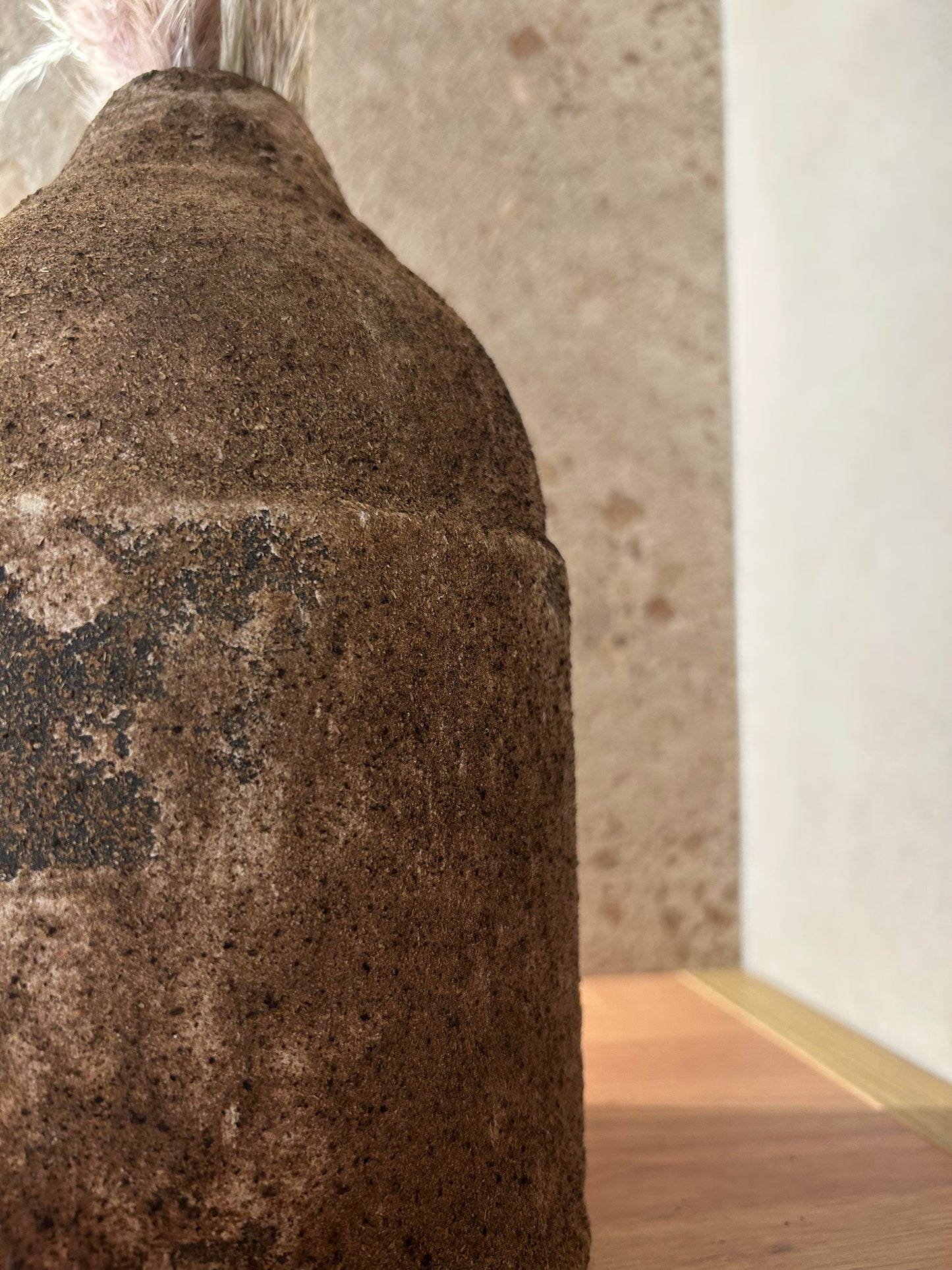 Jarrón Effy Rugoso Metal Marron