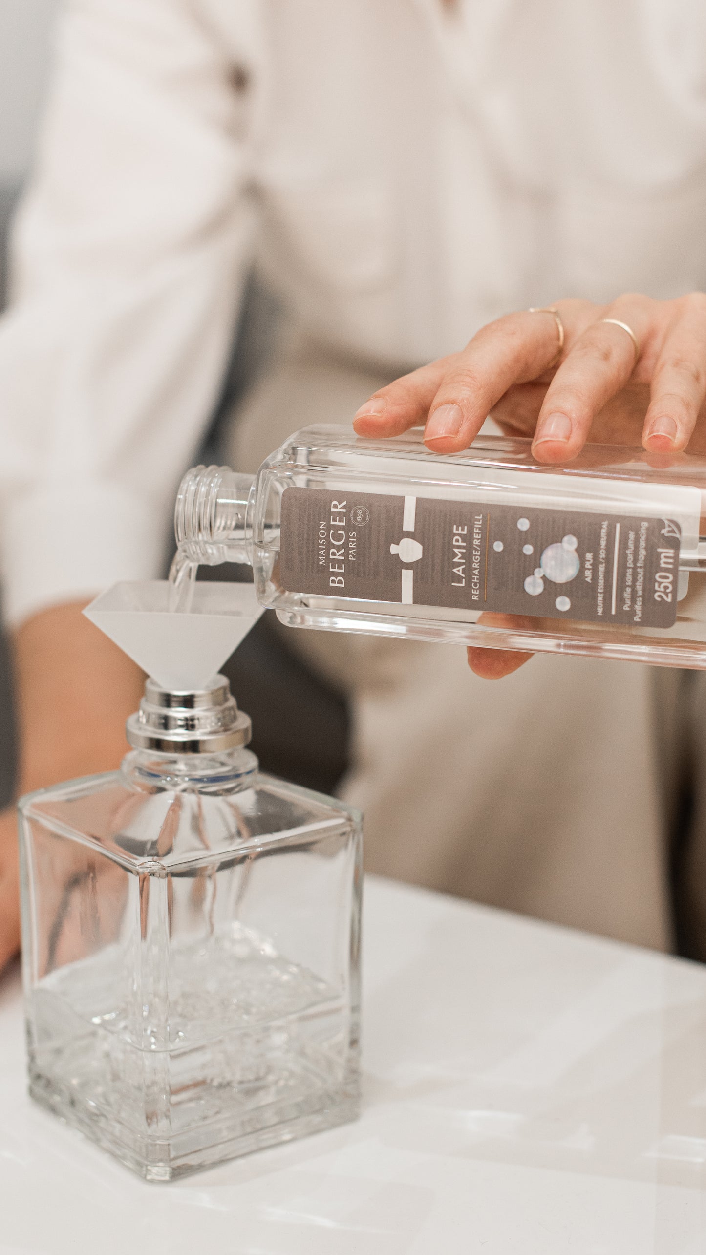 LÁMPARA CATALÍTICA BERGER ESENCIAL- Aroma limpio y floral